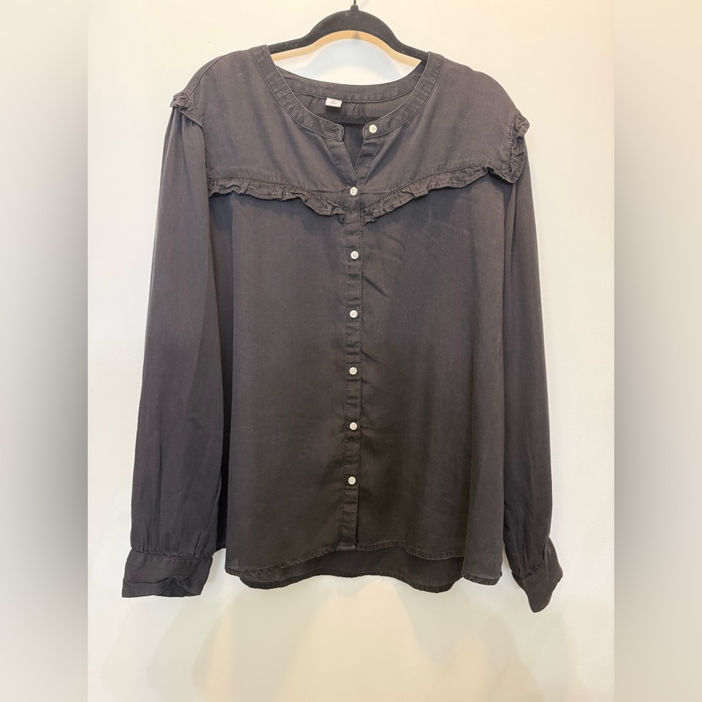 NWT Old Navy Button Down‎ Shirt with a Ruffle Accent in Black - Size XXL